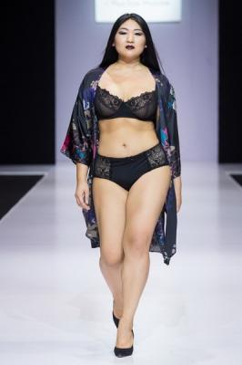 La Redoute Plus Size Moscow SS 2018 (77615-La-Redoute-Plus-Size-Moscow-SS 2018- 19.jpg)